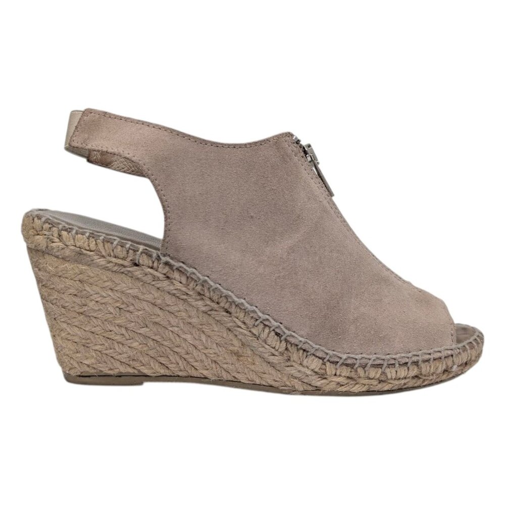 Andre Assous Rhea Wedge Sandals Womens Taupe Beige Suede Espadrille Top Size 7